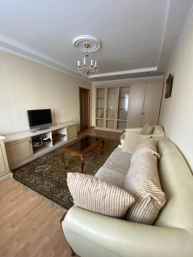Apartment Mala Zhytomyrska 10 Kyiv Exterior photo
